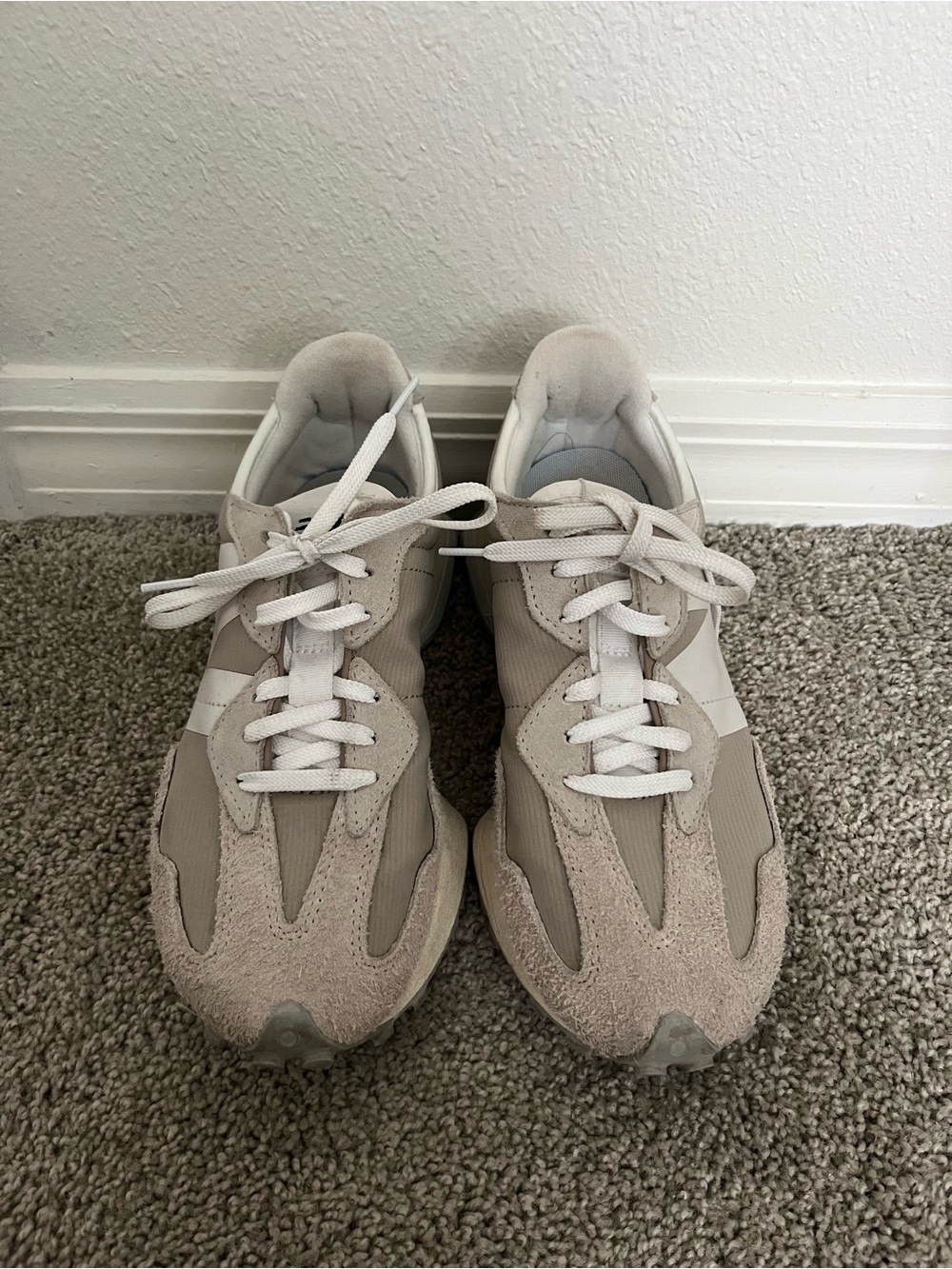 New Balance 327 Beige and White Women’s Sneakers Size 8